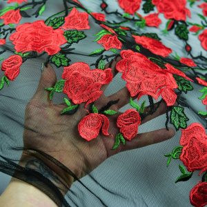 Dantela brodata - Trandafiri rosii 3 dsc10562