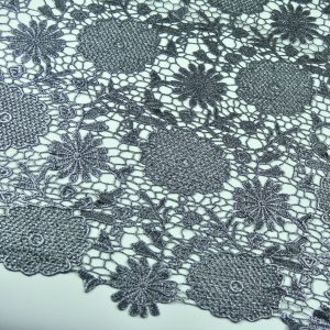 Dantela brodata - Negru cu argintiu 2 Dantela brodata - Negru cu argintiu