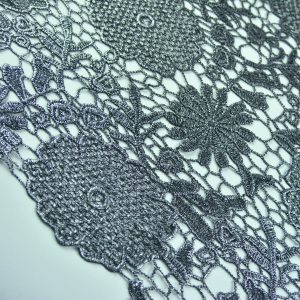 Dantela brodata - Negru cu argintiu 3 Dantela brodata - Negru cu argintiu