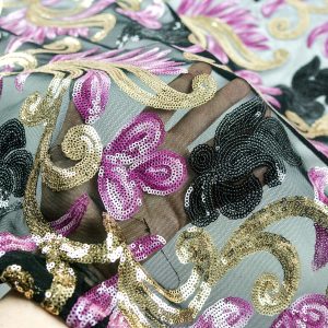 Dantela cu paiete - Ciclam si auriu