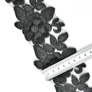 Banda decorativa din dantela cu flori si strasuri - Negru 2 dsc2375