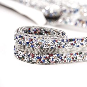 Banda termoadeziva cu strasuri multicolore 3 Banda termoadeziva cu strasuri multicolore