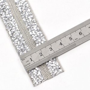 Banda termoadeziva cu strasuri argintii 5 Banda termoadeziva cu strasuri argintii