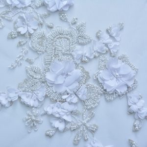 Dantela luxury cu pietre si flori - Alb / Ivory