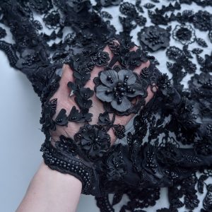 Dantela Neagra luxury cu pietre si flori 3 Dantela Neagra luxury cu pietre si flori