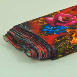 Tafta imprimata - Rosu cu flori