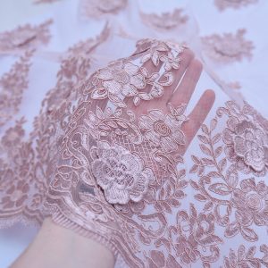 Dantela brodata 3D - Roz pudra