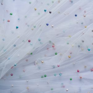 Tulle cu perle - Alb cu perle multicolore