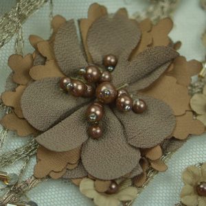 Dantela cu flori, margele si paiete - Maro 5 Dantela cu pietre - Maro