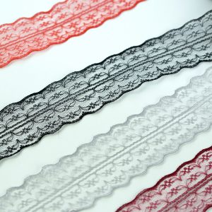 Banda danteluta diverse culori