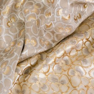 Brocard - Flori bej crem cu auriu