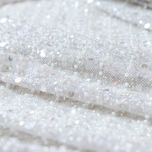 Dantela alba cu paiete si margele 7 Dantela alba elastica