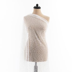 Dantela alba cu perle, paiete si margele