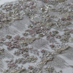 Dantela Argintie cu Franjuri de Margele 4 Dantela Argintie cu Franjuri de Margele