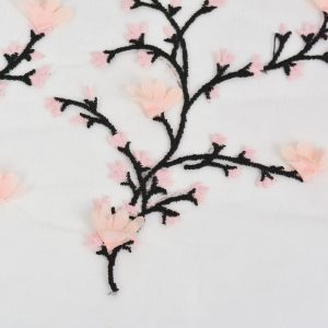 Dantela brodata - Alb cu crengute flori 2 Dantela brodata - Alb cu crengute flori