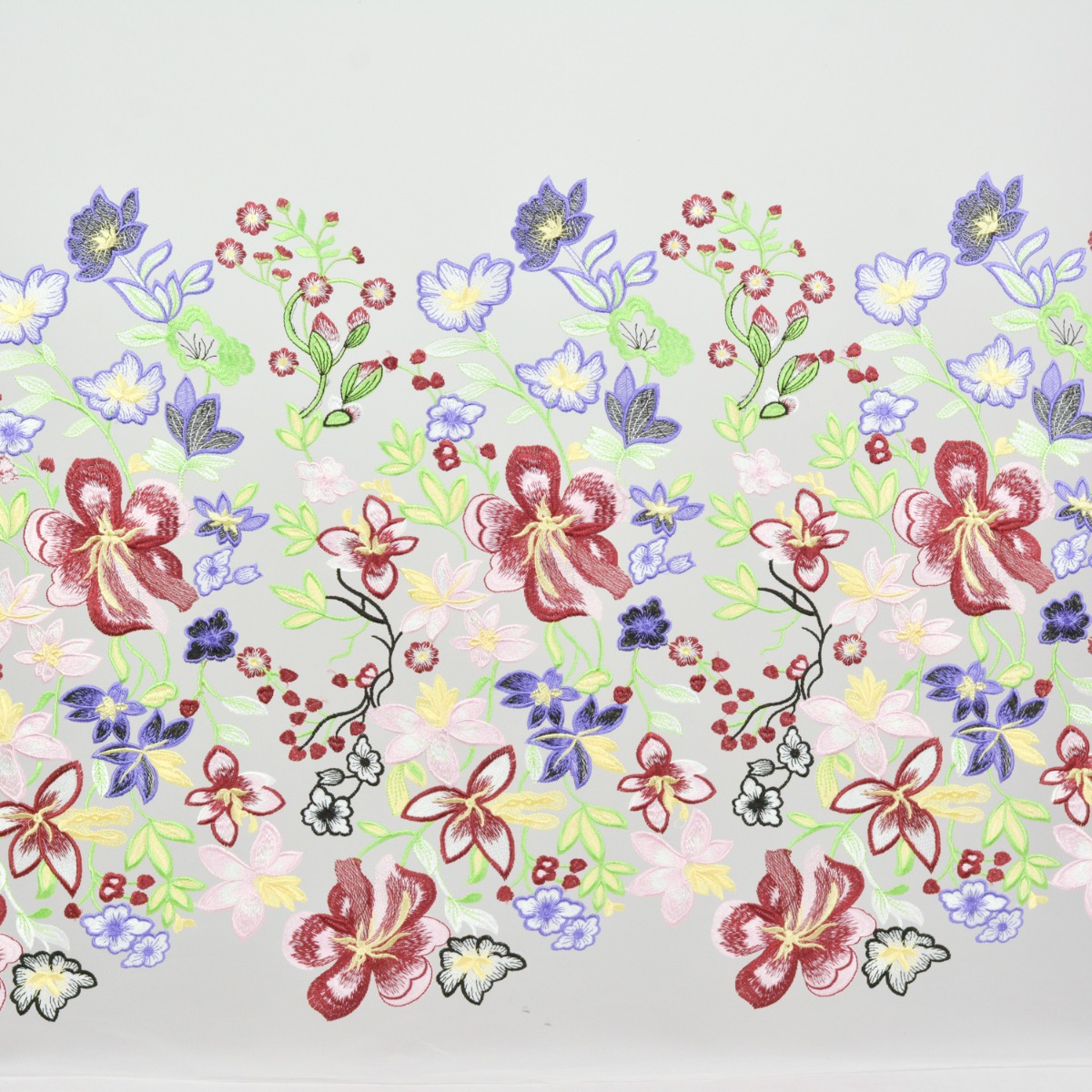 images Dantela brodata - Alb cu flori multicolore