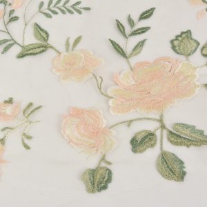 Dantela brodata - Crem cu trandafiri 2 Dantela brodata - Crem cu trandafiri