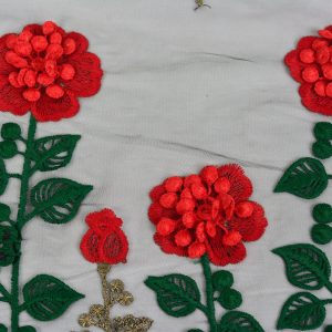 Dantela brodata - Negru cu flori rosii 2 Dantela brodata - Negru cu flori rosii