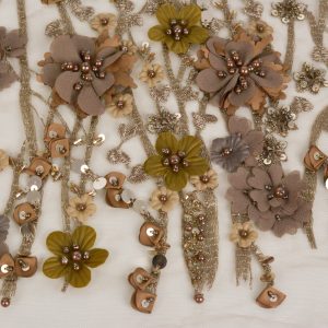 Dantela cu pietre - Maro