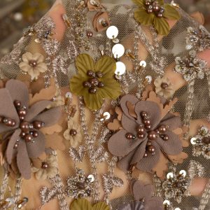 Dantela cu flori, margele si paiete - Maro 3 Dantela cu pietre - Maro