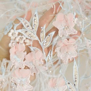 Dantela cu pene, perle si strasuri - Bleu 3 Dantela cu pietre - Bleu si somon cu pene