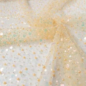 Dantela galbena cu perle, margele si paiete