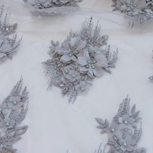 Dantela gri cu flori 3d