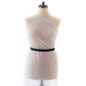 Dantela gri cu perle, margele si paiete