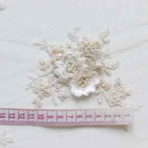 Dantela ivoire flori mari 3 Dantela ivoire flori mari