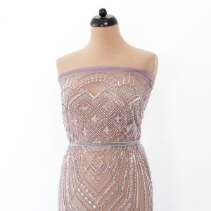 Dantela mov cu aplicatii de margele, perle si paiete