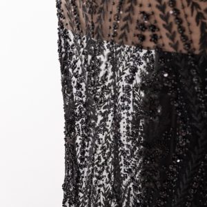 Dantela neagra cu aplicatii de margele, perle si paiete