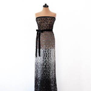 Dantela neagra in degradee cu siraguri de paiete si margele