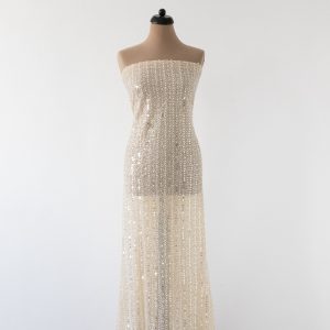 Dantela nude bej cu paiete si margele 2 Dantela nude bej cu paiete si margele