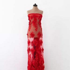 Dantela rosie cu flori 3d accesorizata cu margele si perle