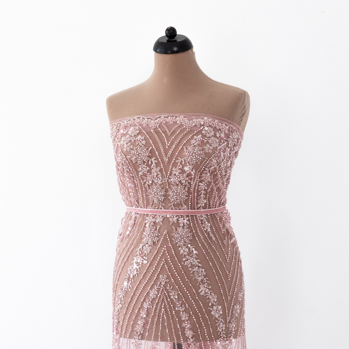 images dantela roz cu flori din paiete margele si perle 2 2