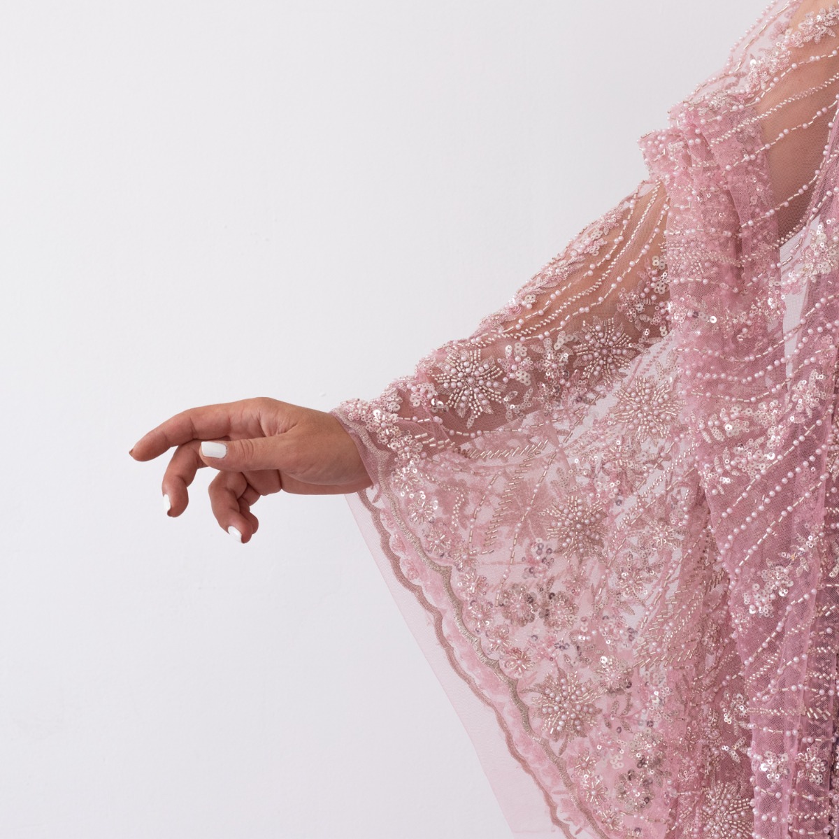 images dantela roz cu flori din paiete margele si perle 2 5