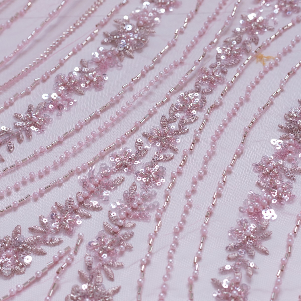 images dantela roz cu flori din paiete margele si perle 2 7