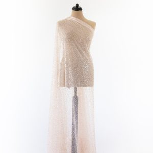 Dantela roz somon cu perle, margele si paiete