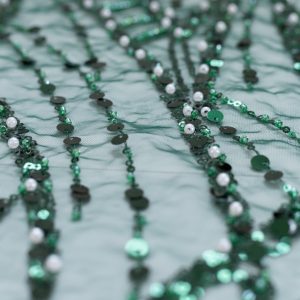 Dantela verde cu siraguri din paiete margele si perle 8 dantela verde cu siraguri din paiete margele si perle 12