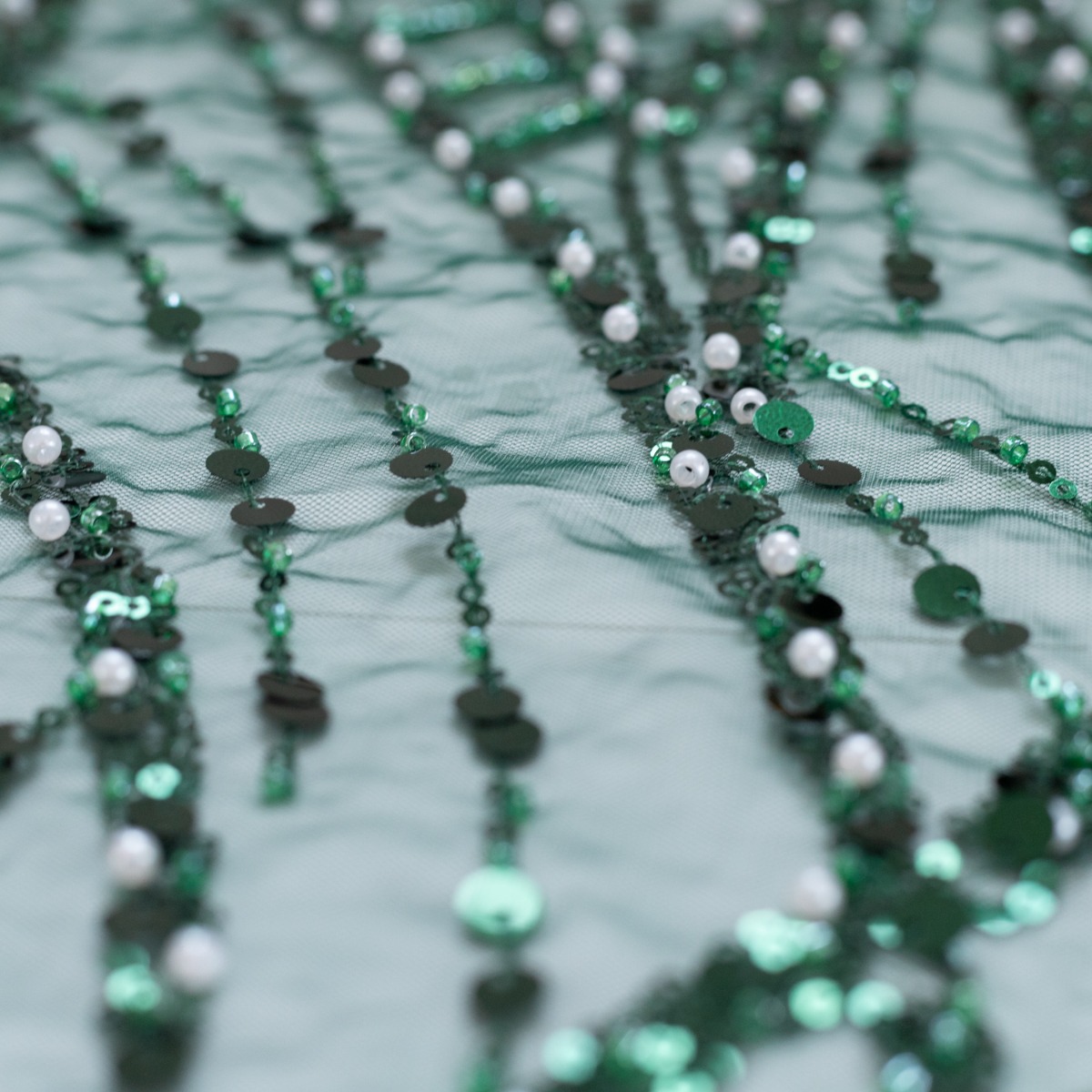 images dantela verde cu siraguri din paiete margele si perle 12