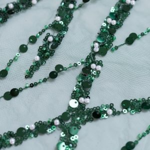 Dantela verde cu siraguri din paiete margele si perle 9 dantela verde cu siraguri din paiete margele si perle 13