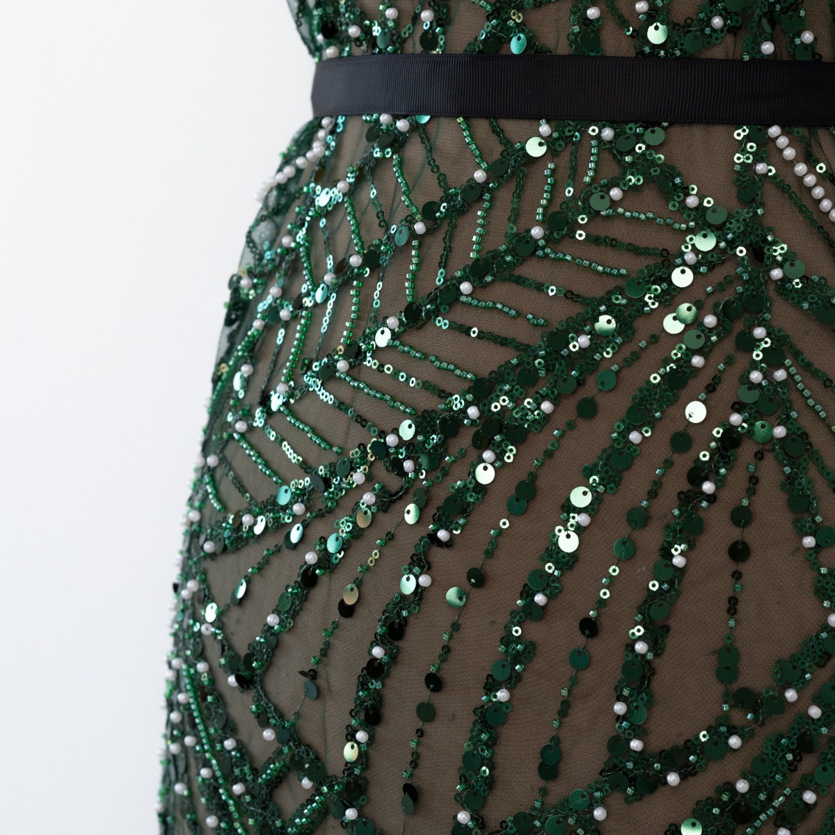 images dantela verde cu siraguri din paiete margele si perle 4