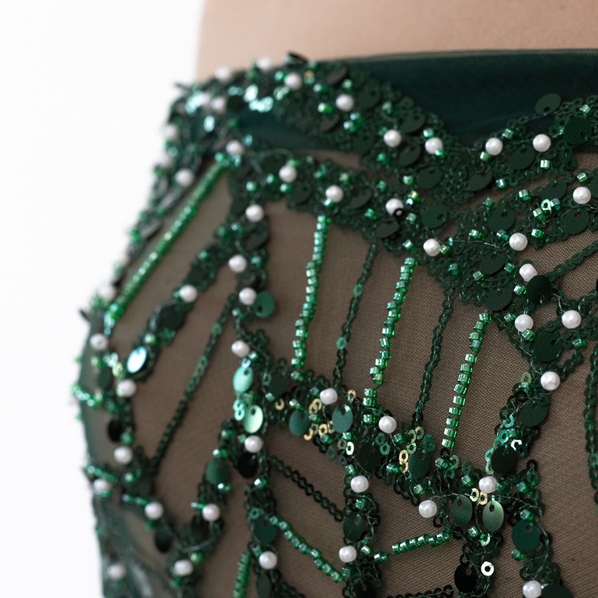 images dantela verde cu siraguri din paiete margele si perle 6