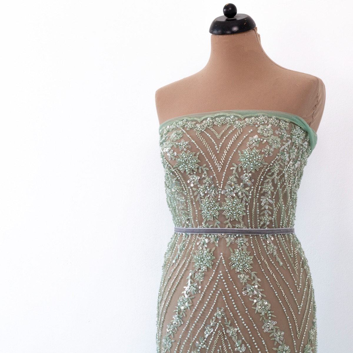 images dantela verde mint cu flori din paiete margele si perle 1