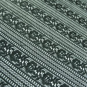 Dantela brodata - Negru cu motive florale