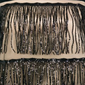 Dantela cu franjuri - Negru