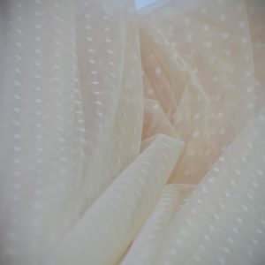 Tiul fin cu buline mici - Crem 2 Tiul fin cu buline mici - Crem