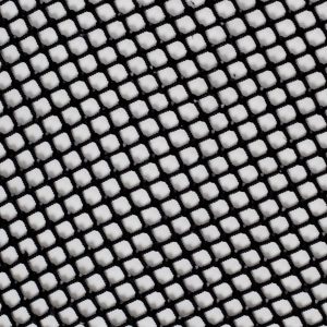 Plasa neagra cu pietre