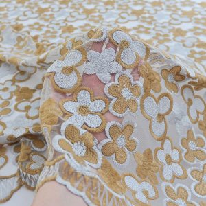 Dantela brodata - Beige cu argintiu 2 Dantela brodata - Beige cu argintiu