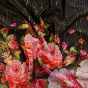Tafta imprimata - Negru cu flori mari roz 3 Tafta imprimata - Negru cu flori mari roz